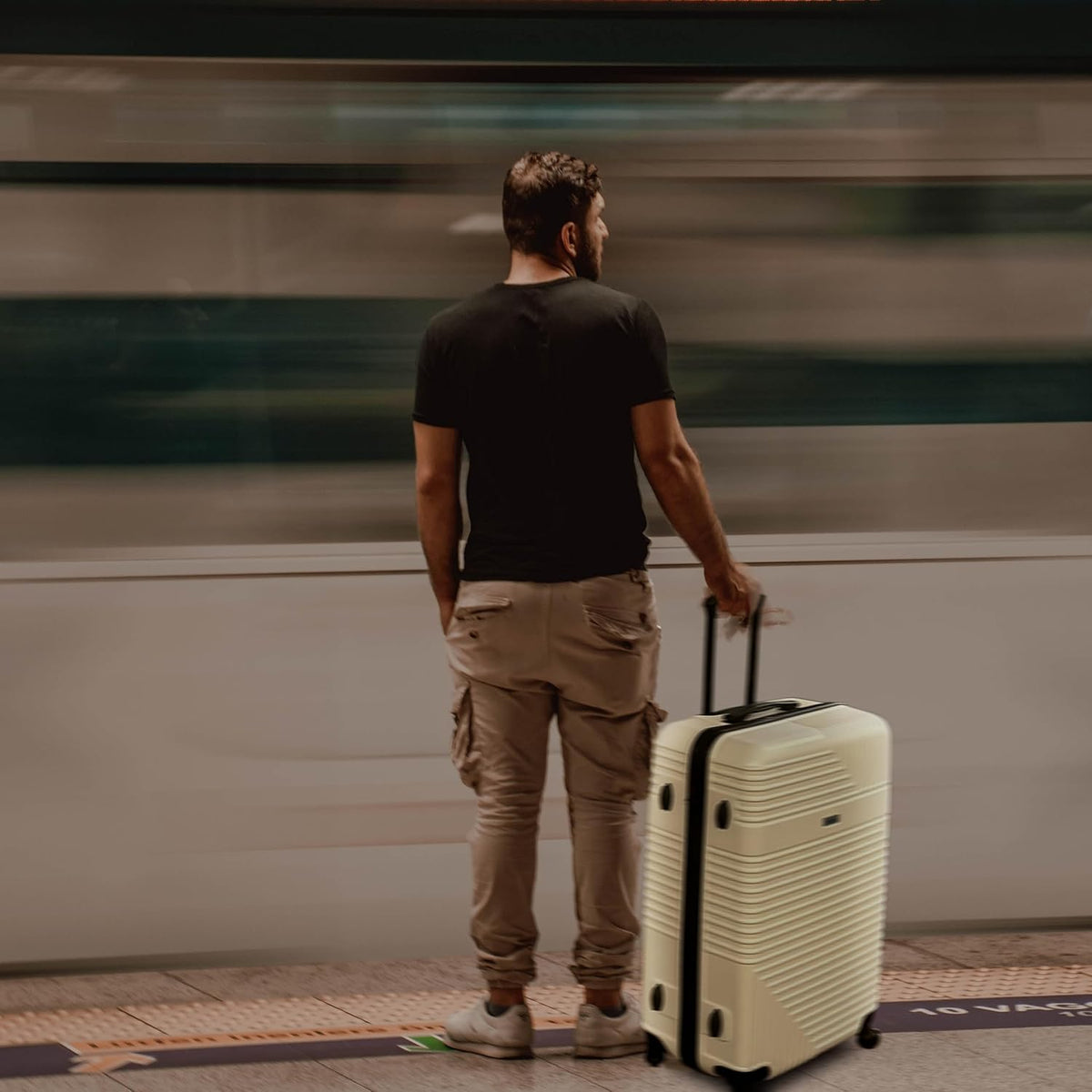 RESILIENCE Luggage with Spinner Wheels | Durable Lightweight Hardshell Spacious Travel Bag with Handle and Trolley | 20-Inch Carry On Small Luggage | Charcoal