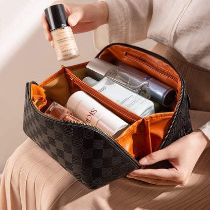 Cessfle Large Capacity Travel Cosmetic Bag Plaid Checkered Makeup Bag Portable Leather Waterproof Skincare Bag with Handle and Divider for Women 01-Pink