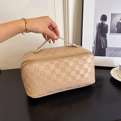 Cessfle Large Capacity Travel Cosmetic Bag Plaid Checkered Makeup Bag Portable Leather Waterproof Skincare Bag with Handle and Divider for Women 01-Pink