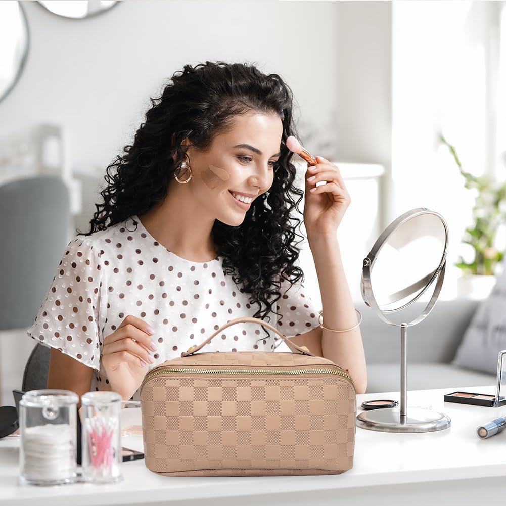 Cessfle Large Capacity Travel Cosmetic Bag Plaid Checkered Makeup Bag Portable Leather Waterproof Skincare Bag with Handle and Divider for Women 01-Pink