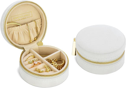 Velvet Travel Jewelry Box for Women – Compact Round Zipper Case for Rings, Earrings & Necklaces – Small Portable Organizer & Giftable Storage – Lilac