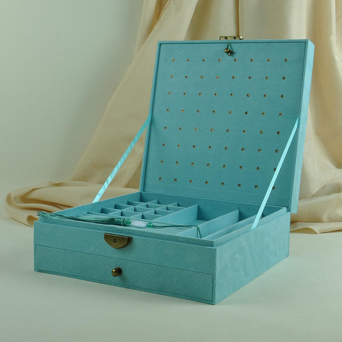 Women Jewelry Box Lockable 3 Layers Large Jewelry Organizer Storage Case for Earrings Necklaces Rings Bracelets,Green Display Jewel Holder (Green)