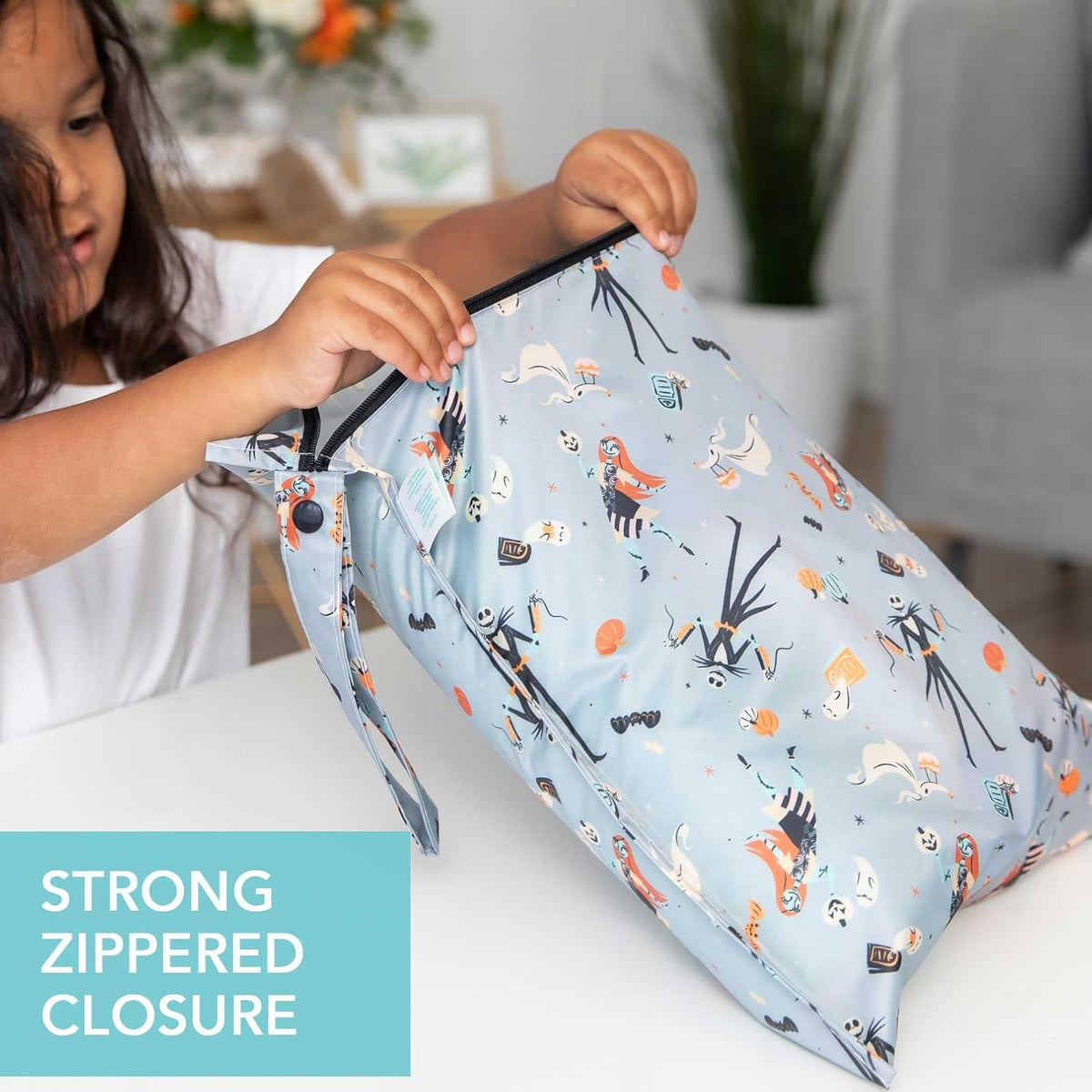 Disney Waterproof Wet Bag for Baby, Travel, Swim Suit, Cloth Diapers, Pump Parts, Pool, Beach, Gym Clothes, Toiletry, Hook to Stroller, Daycare, Zip Reusable Wetdry Packing, Minnie Mouse Icon