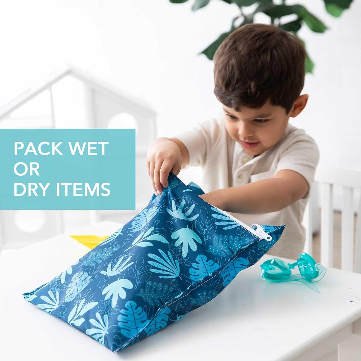 Disney Waterproof Wet Bag for Baby, Travel, Swim Suit, Cloth Diapers, Pump Parts, Pool, Beach, Gym Clothes, Toiletry, Hook to Stroller, Daycare, Zip Reusable Wetdry Packing, Minnie Mouse Icon