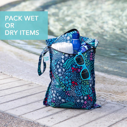 Disney Waterproof Wet Bag for Baby, Travel, Swim Suit, Cloth Diapers, Pump Parts, Pool, Beach, Gym Clothes, Toiletry, Hook to Stroller, Daycare, Zip Reusable Wetdry Packing, Minnie Mouse Icon