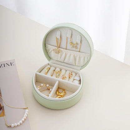 Small Travel Jewelry Case, Portable Jewelry Organizer Box for Necklace Rings Earrings, Travel Essentials Jewelry Storage for Women Girls, Green