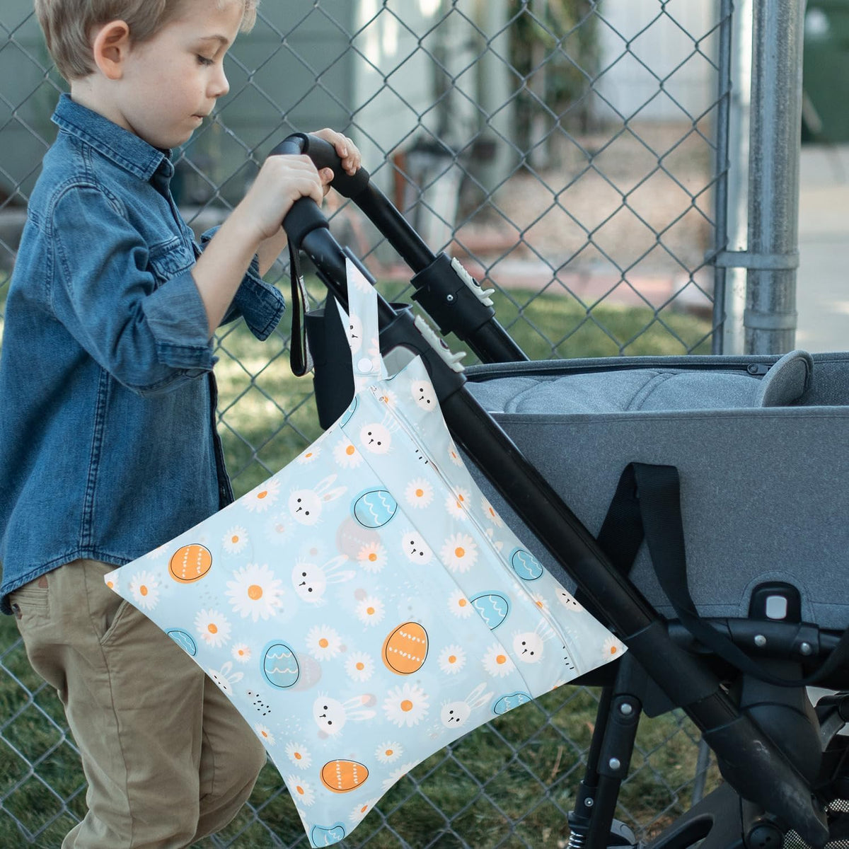 2pcs Cloth Diaper Wet Dry Bags, Waterproof Reusable Wet Bag with 2 Zipper Pockets & Handle, Washable Laundry Bags for Baby Adult Clothes Travel Beach Pool Daycare Yoga Gym Exercise Swimsuits