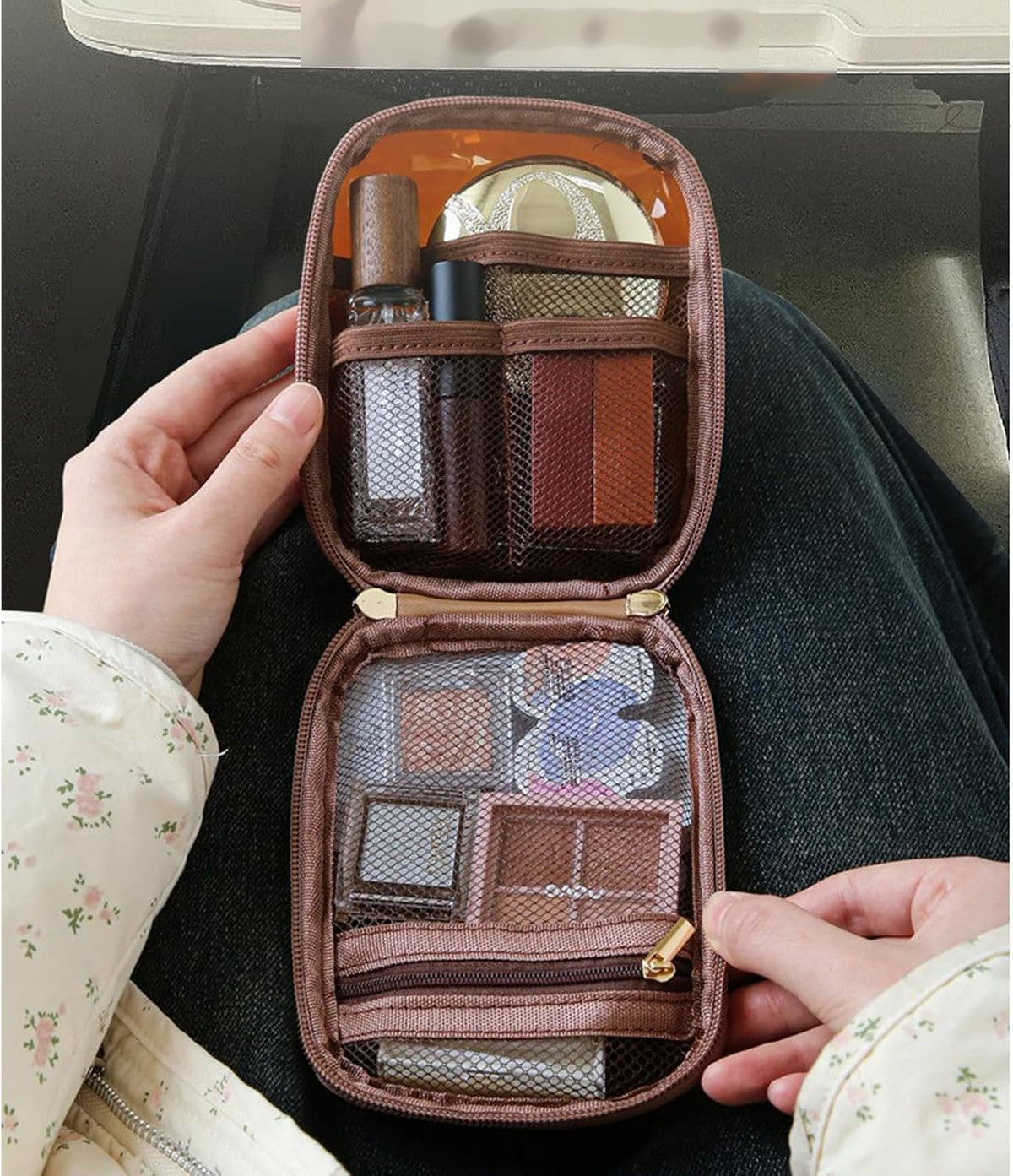 Portable Toiletry Organizer Bag PVC material has a clear design for easy access and clean storage travel set