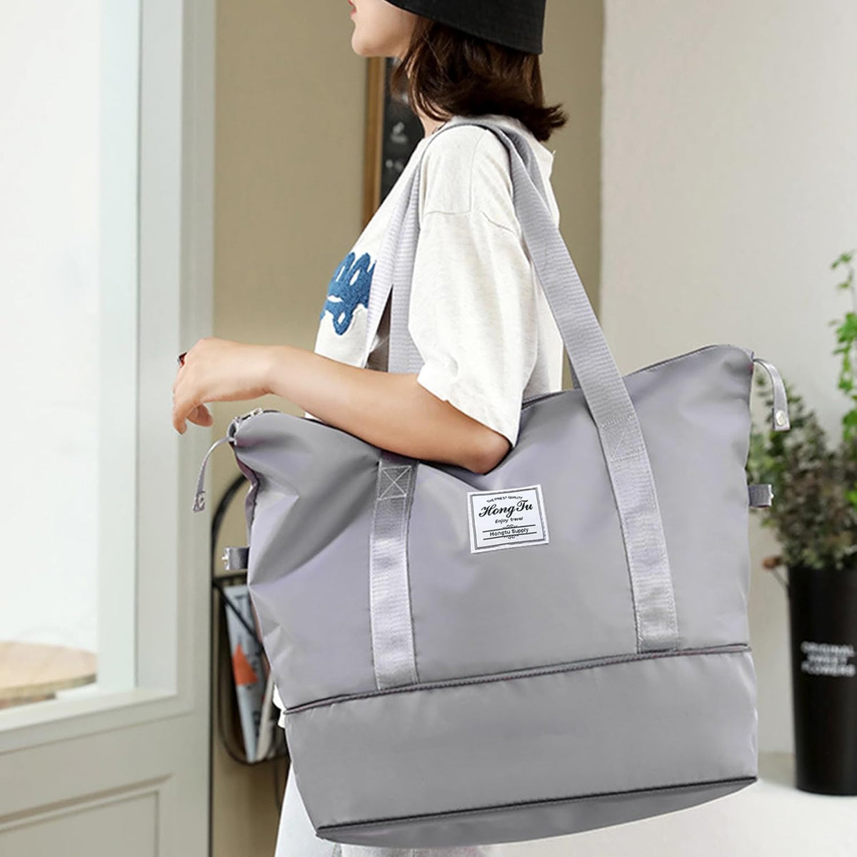 Travel Bag for Women Expandable Weekender Overnight Bag Carry on Sports Tote Gym Bag Waterproof Foldable Duffel Bag (Purple)
