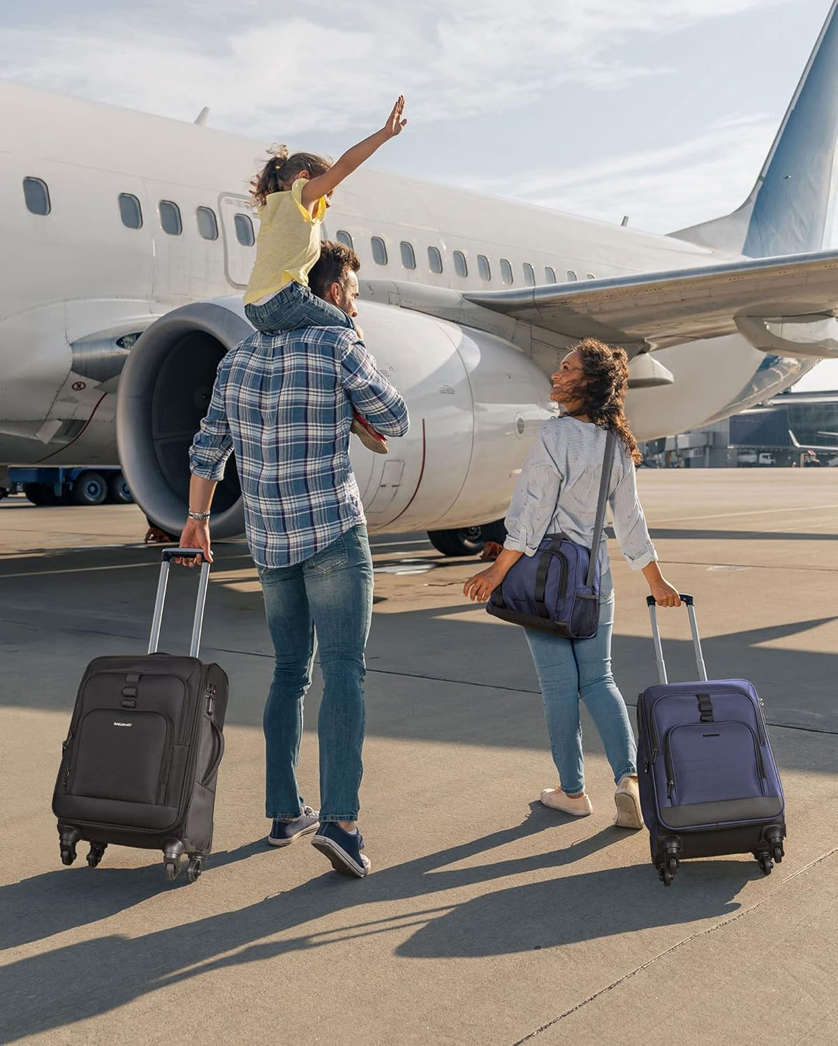 Expandable 20 inch Carry on Luggage Airline Approved, Lightweight Carry on Suitcase with Spinner Wheels, Family Travel Suitcase Set with Duffle Bag-Black