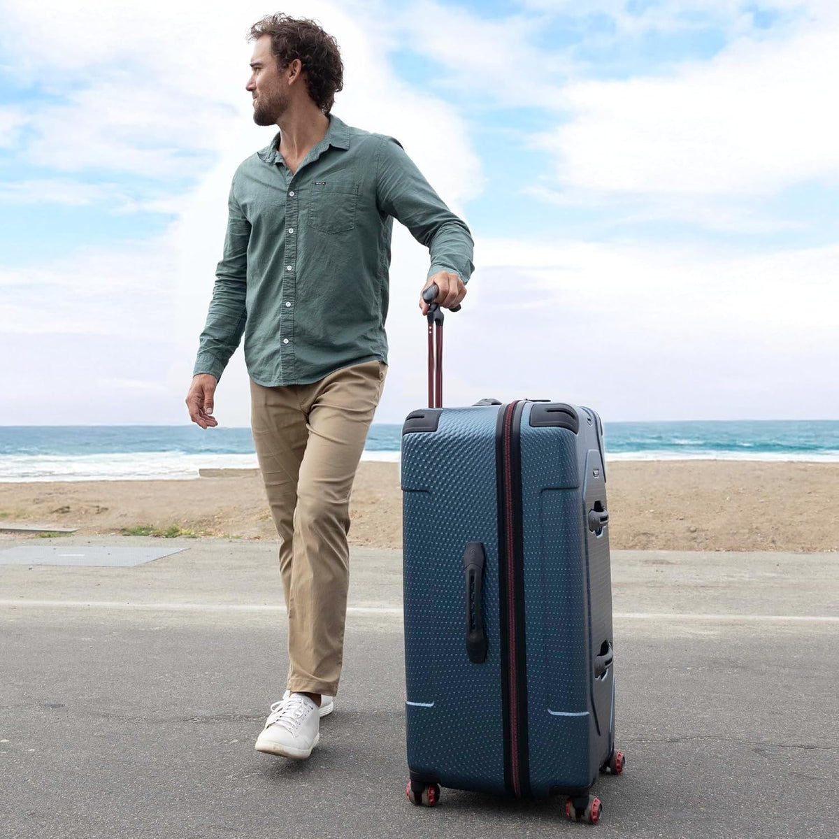 Maxporter II Polycarbonate Hardside Trunk with Spinner Wheels, Navy, 22-Inch Carry-on Luggage