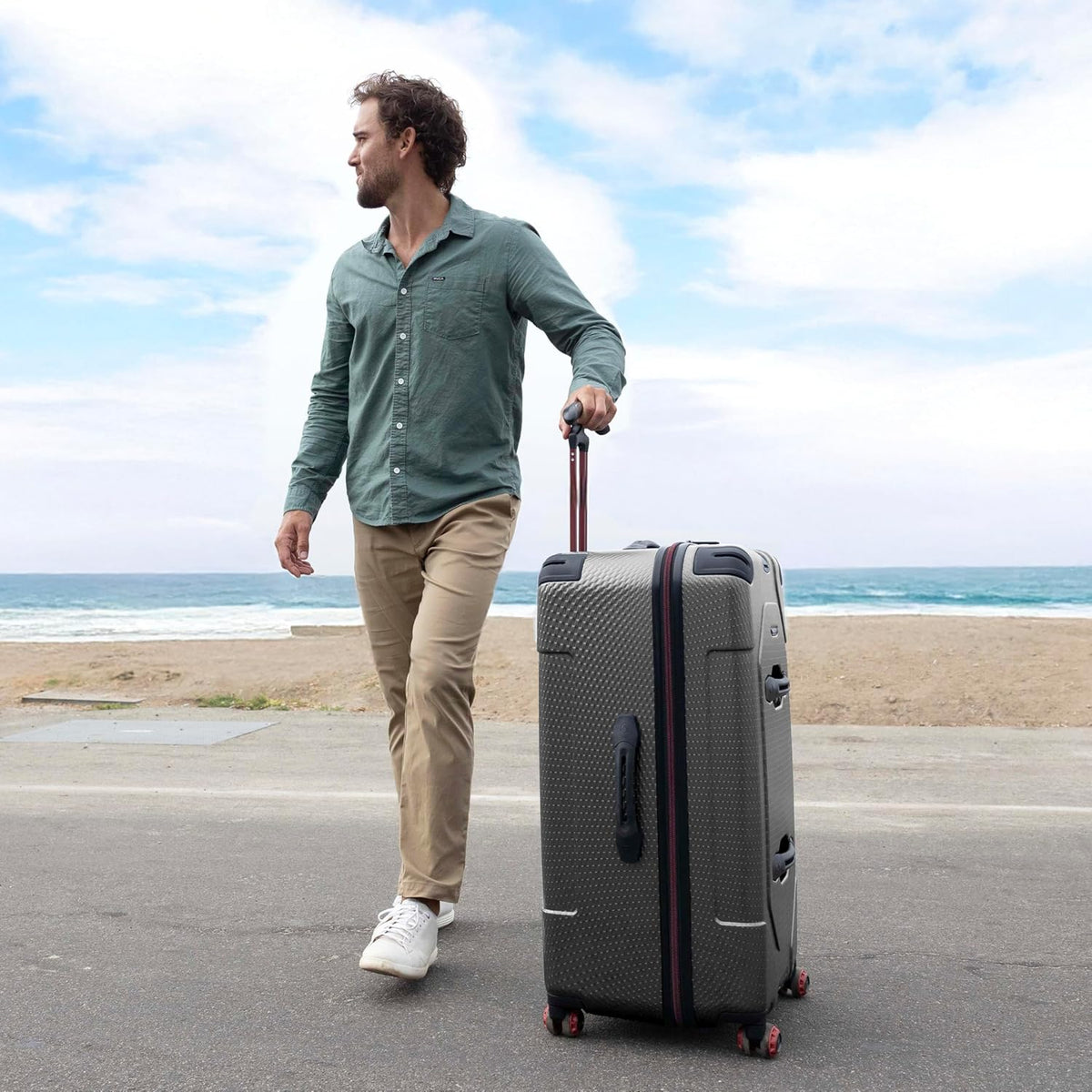 Maxporter II Polycarbonate Hardside Trunk with Spinner Wheels, Navy, 22-Inch Carry-on Luggage