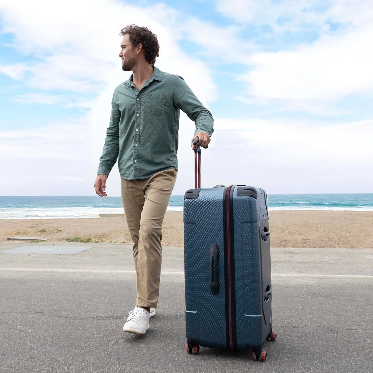 Maxporter II Polycarbonate Hardside Trunk with Spinner Wheels, Navy, 22-Inch Carry-on Luggage