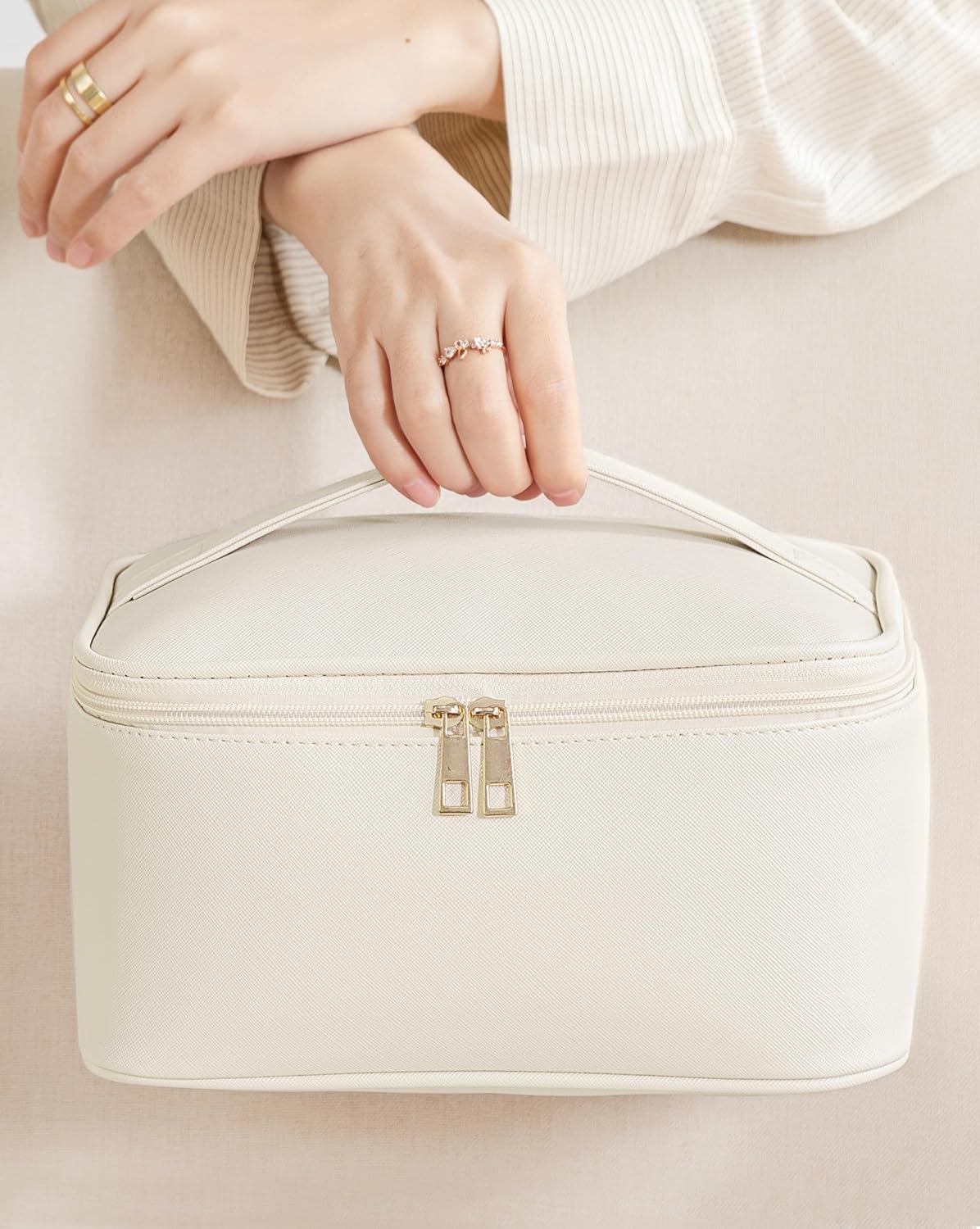 Travel Makeup Bag Portable Cute Leather Cosmetic Bag Large Make Up Bag Makeup Case Organizer Toiletry Bag for Women Girls with Handle and Removable Divider (Beige)
