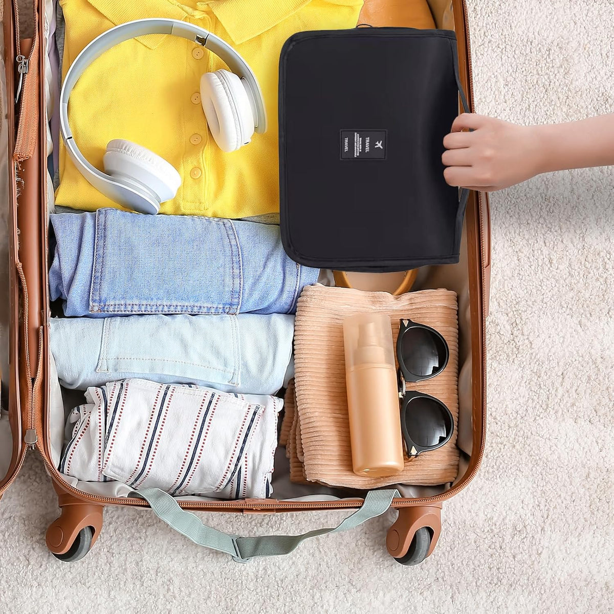 Hanging Toiletry Bag for Women, Travel Size Toiletries bags with Hook, Travel Makeup Bag for Cosmetic Storage Organizer Beige